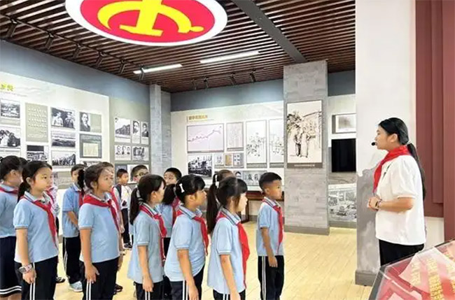 婁底大科小學(xué)陽光中隊開展“行走的思政課”暨勞動實踐活動